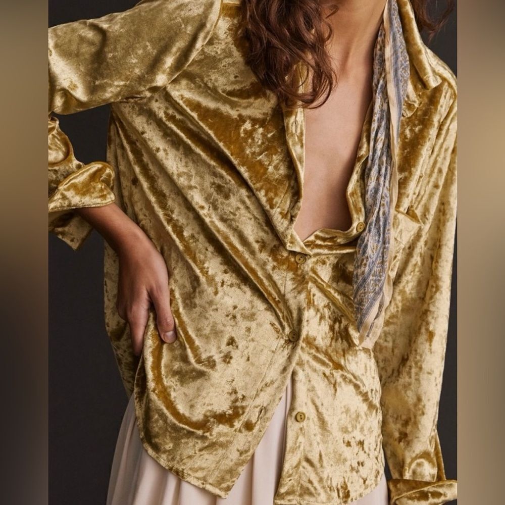 AMADI X Anthro XS Gold Crushed Velvet Long Sleeve Relaxed Fit Top - Picture 4 of 15